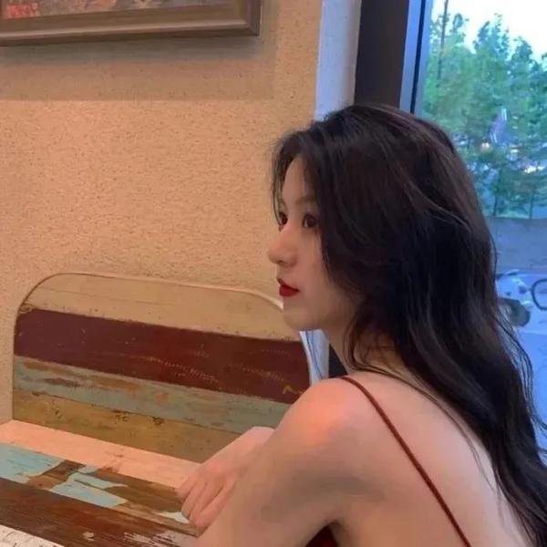 伯爵夫人的耳环